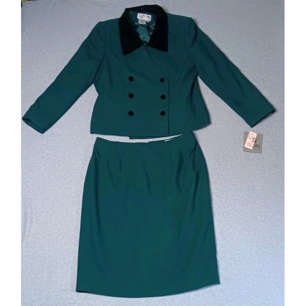NWT! VTG Atrium Collection Skirt Suit Set 14 Green Black Velvet Collar 2pc Retro